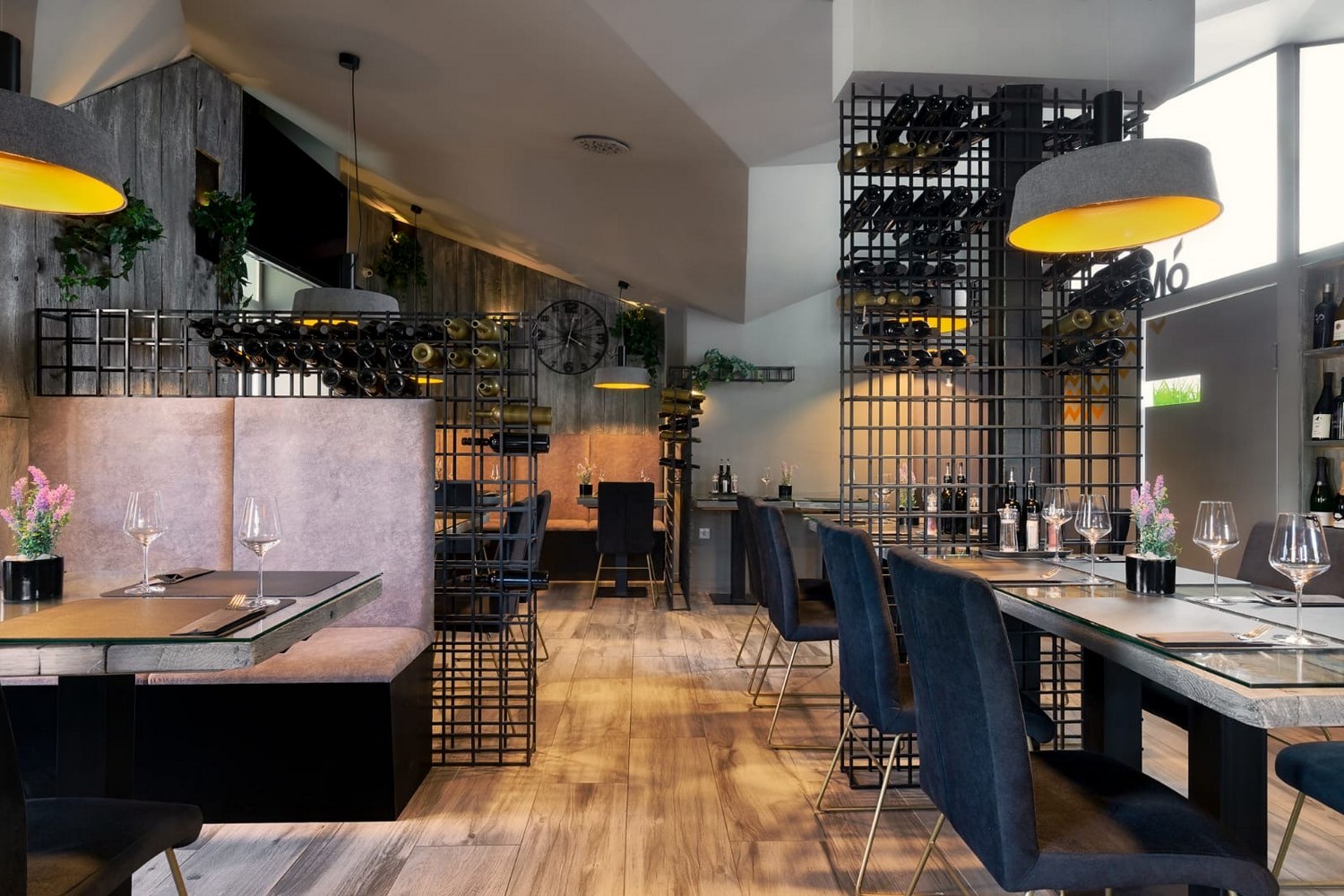 Interijer restorana PapaMó u Velikoj Gorici